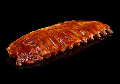 Côtes levées, fumées et cuites, avec 100&nbsp;ml de sauce BBQ maison